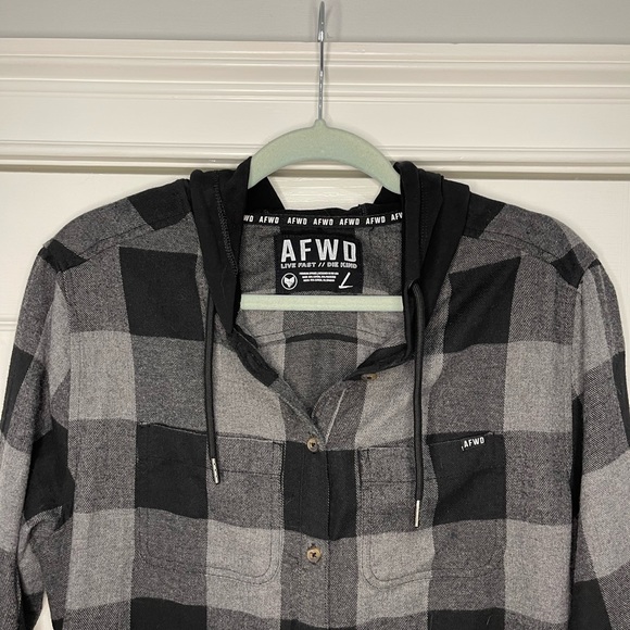 Alpha Forward Checkered hooded flannel - Picture 2 of 3